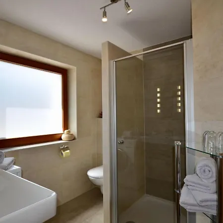 度假居 Appealing Holiday In With Balcony